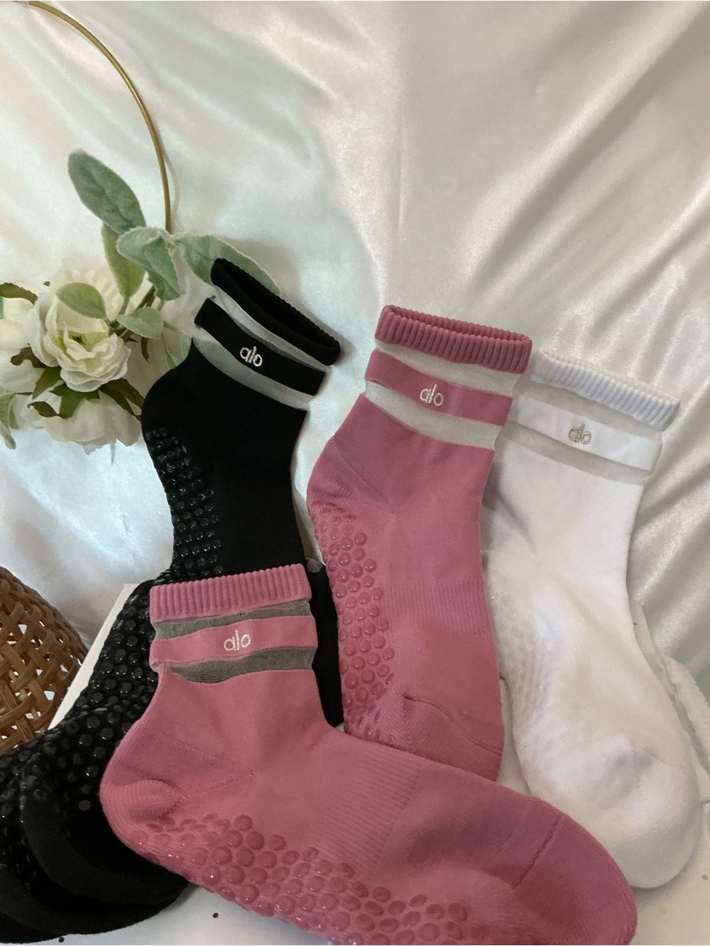 NWOT Alo Pulse Grip Quarter Socks in 2 Black, 1 Pink, and 1 White